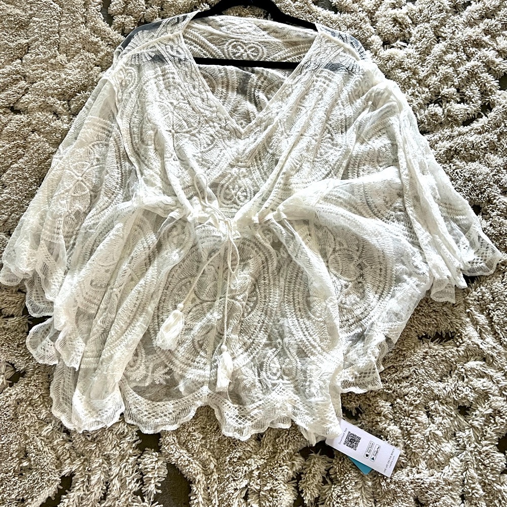Never-worn CUPSHE Swimsuit Cover-up